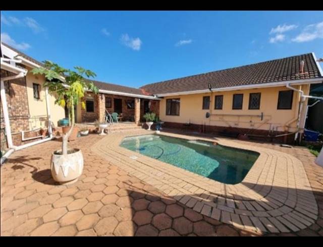 5 BEDROOM HOUSE FOR SALE IN VELD EN VLEI